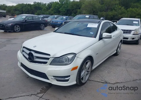 2012 Mercedes-Benz C 250 из США, поврежденный, VIN WDDGJ4HB4CF756706